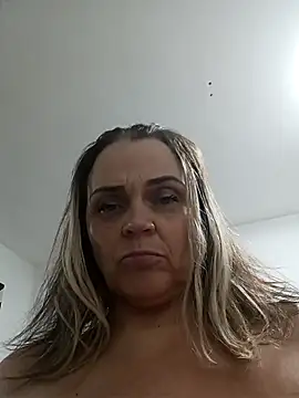 hugebobbs online show from December 23, 7:50 am