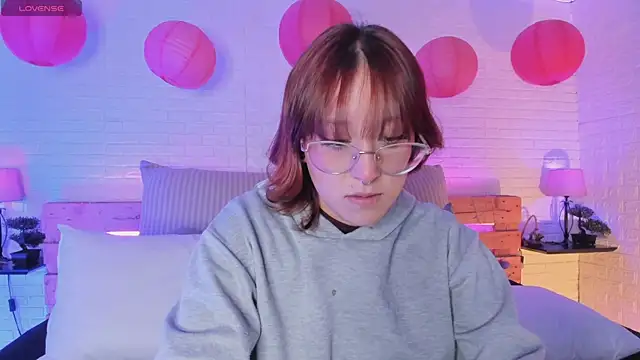 sofi bakerr online show from March 10, 11:32 am