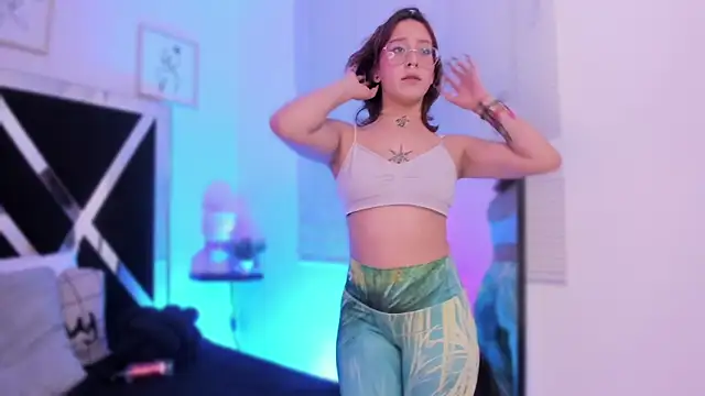 sofi bakerr online show from March 19, 11:14 pm