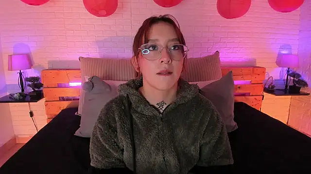 sofi bakerr online show from March 21, 11:33 am