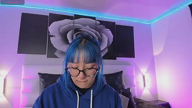 sofi bakerr online show from September 27, 11:37 am