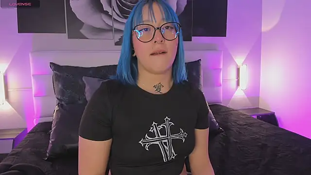 sofi bakerr online show from October 15, 11:32 am