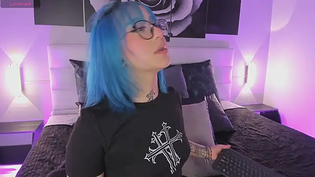 sofi bakerr online show from October 25, 11:40 am