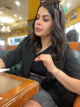 Snapshot of DaryRos chatting on November 12, 7:24 pm DaryRos online show from November 12, 7:24 pm