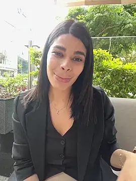 Snapshot of DaryRos chatting on December 17, 10:38 pm DaryRos online show from December 17, 10:38 pm