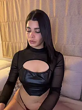 Snapshot of DaryRos chatting on February 7, 11:41 pm DaryRos online show from February 7, 11:41 pm