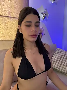 Snapshot of DaryRos chatting on February 11, 9:09 pm DaryRos online show from February 11, 9:09 pm