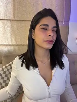 Snapshot of DaryRos chatting on February 12, 10:49 pm DaryRos online show from February 12, 10:49 pm