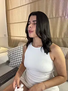 Snapshot of DaryRos chatting on February 18, 11:01 pm DaryRos online show from February 18, 11:01 pm