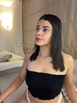 Snapshot of DaryRos chatting on February 23, 11:13 pm DaryRos online show from February 23, 11:13 pm