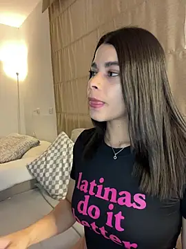 Snapshot of DaryRos chatting on March 5, 11:12 pm DaryRos online show from March 5, 11:12 pm