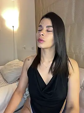 Snapshot of DaryRos chatting on March 14, 11:21 pm DaryRos online show from March 14, 11:21 pm