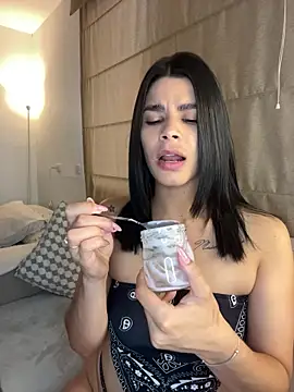 Snapshot of DaryRos chatting on March 19, 10:36 pm DaryRos online show from March 19, 10:36 pm