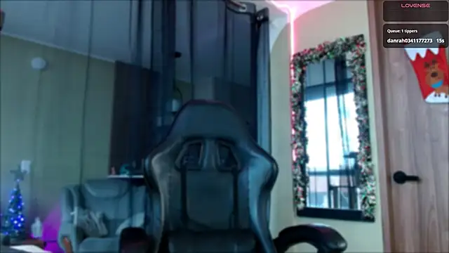 tevenwhiite online show from December 13, 7:53 pm