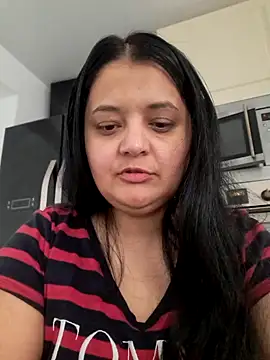 sarahhh1987 online show from February 2, 7:29 am