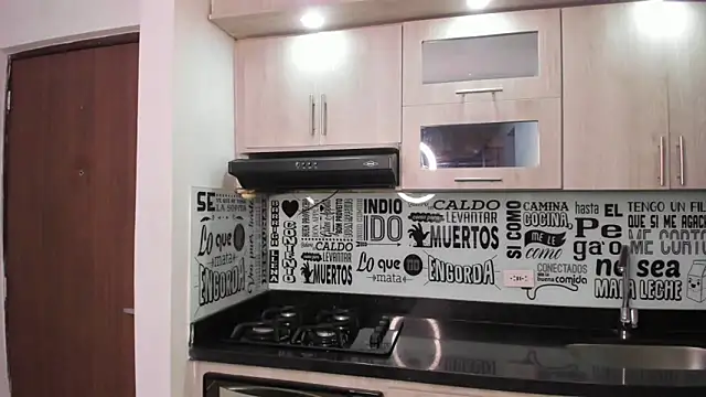 Snapshot of guy_master chatting on December 24, 4:55 am guy master online show from December 24, 4:55 am