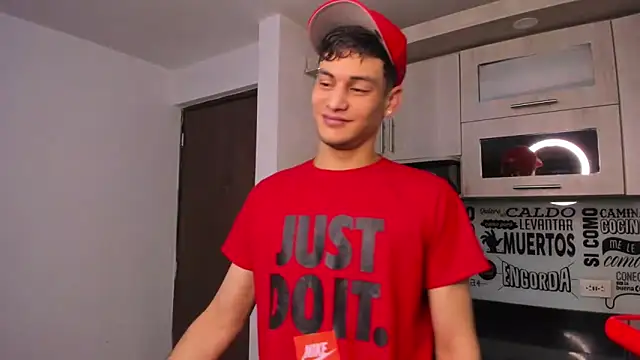 Snapshot of guy_master chatting on January 10, 7:57 am guy master online show from January 10, 7:57 am