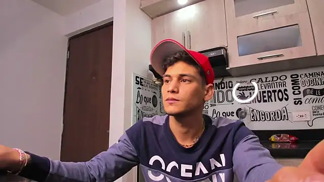 Snapshot of guy_master chatting on January 12, 10:56 am guy master online show from January 12, 10:56 am