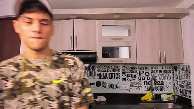 Snapshot of guy_master chatting on January 13, 11:19 am guy master online show from January 13, 11:19 am