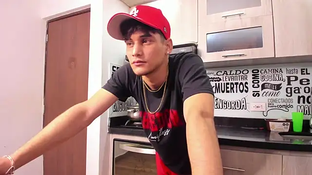 Snapshot of guy_master chatting on January 15, 4:47 am guy master online show from January 15, 4:47 am