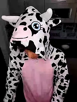 Snapshot of guy_master chatting on January 16, 10:21 am guy master online show from January 16, 10:21 am