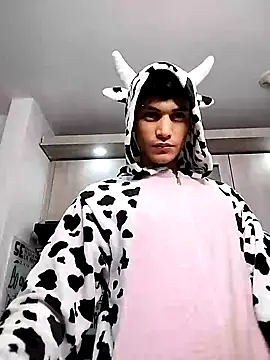 Snapshot of guy_master chatting on January 16, 1:25 pm guy master online show from January 16, 1:25 pm