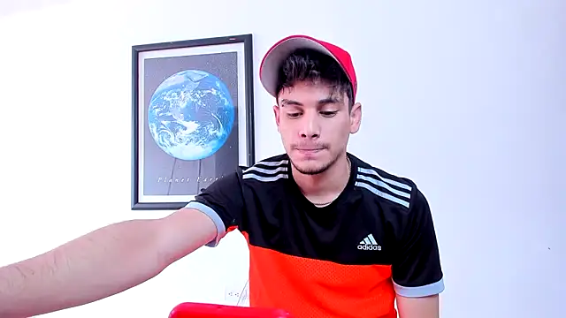 Snapshot of guy_master chatting on January 28, 5:46 pm guy master online show from January 28, 5:46 pm