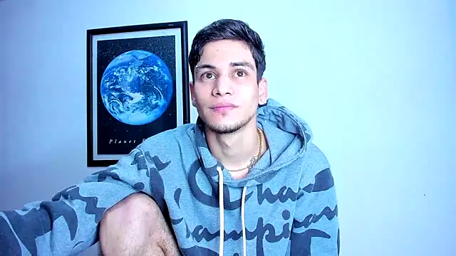 Snapshot of guy_master chatting on January 30, 10:29 am guy master online show from January 30, 10:29 am