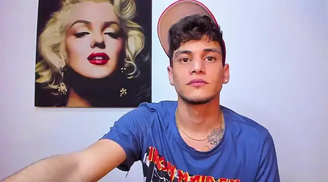 Snapshot of guy_master chatting on February 4, 4:15 am guy master online show from February 4, 4:15 am