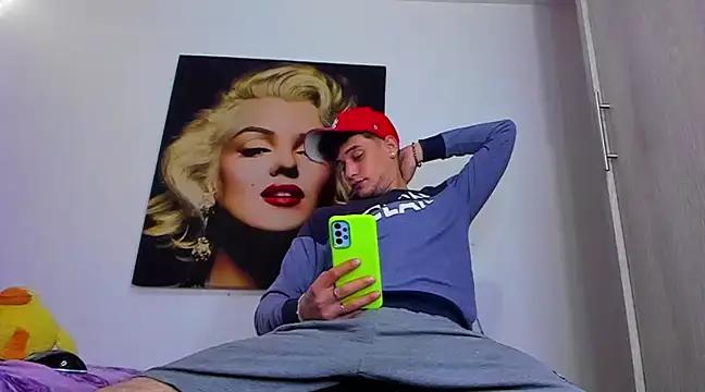 Snapshot of guy_master chatting on February 23, 3:40 pm guy master online show from February 23, 3:40 pm