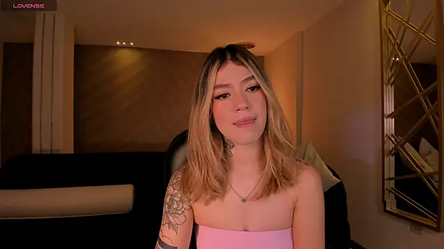 ViolettHansson online show from January 10, 12:18 pm