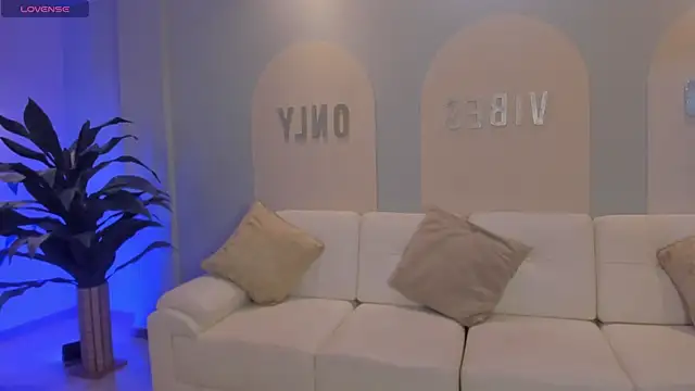 AliceHarper  online show from February 12, 9:21 pm