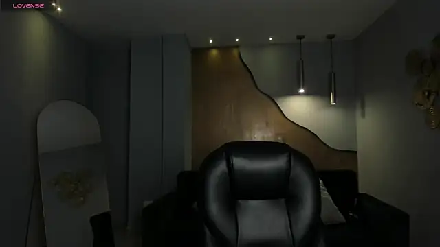 AliceHarper  online show from March 6, 7:21 pm