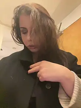 Snapshot of holyeroticss chatting on December 27, 11:42 pm holyeroticss online show from December 27, 11:42 pm