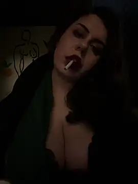 Snapshot of holyeroticss chatting on December 31, 10:56 pm holyeroticss online show from December 31, 10:56 pm