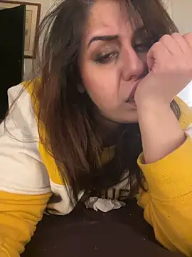 Snapshot of holyeroticss chatting on February 2, 10:02 am holyeroticss online show from February 2, 10:02 am