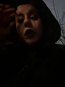 Snapshot of holyeroticss chatting on February 13, 12:46 am holyeroticss online show from February 13, 12:46 am