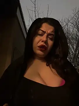 Snapshot of holyeroticss chatting on February 16, 5:15 am holyeroticss online show from February 16, 5:15 am