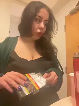 Snapshot of holyeroticss chatting on October 1, 12:16 am holyeroticss online show from October 1, 12:16 am