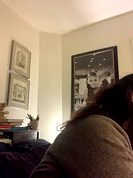 Snapshot of holyeroticss chatting on October 25, 2:08 am holyeroticss online show from October 25, 2:08 am