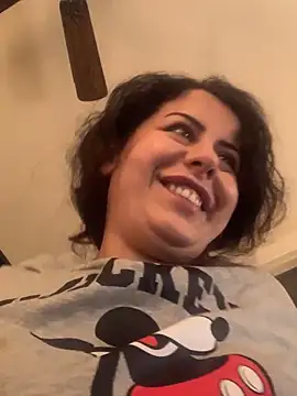 Snapshot of holyeroticss chatting on November 11, 3:28 am holyeroticss online show from November 11, 3:28 am