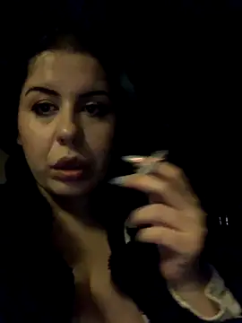 Snapshot of holyeroticss chatting on November 23, 12:43 am holyeroticss online show from November 23, 12:43 am