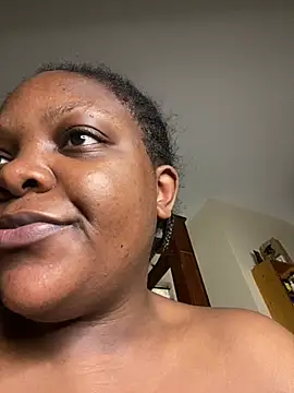 Snapshot of zonroe_the_big chatting on July 20, 8:17 am zonroe the big online show from July 20, 8:17 am