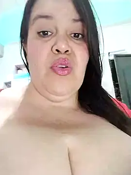 Snapshot of lunanataly chatting on December 31, 8:12 pm lunanataly online show from December 31, 8:12 pm