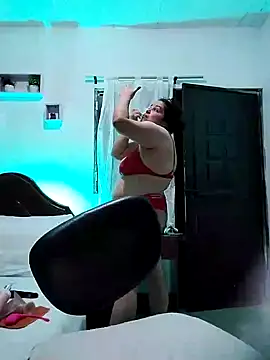 Snapshot of lunanataly chatting on January 17, 4:04 pm lunanataly online show from January 17, 4:04 pm