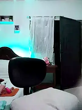 Snapshot of lunanataly chatting on January 18, 3:49 pm lunanataly online show from January 18, 3:49 pm