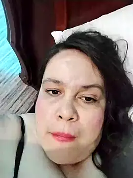 Snapshot of lunanataly chatting on February 17, 1:25 am lunanataly online show from February 17, 1:25 am