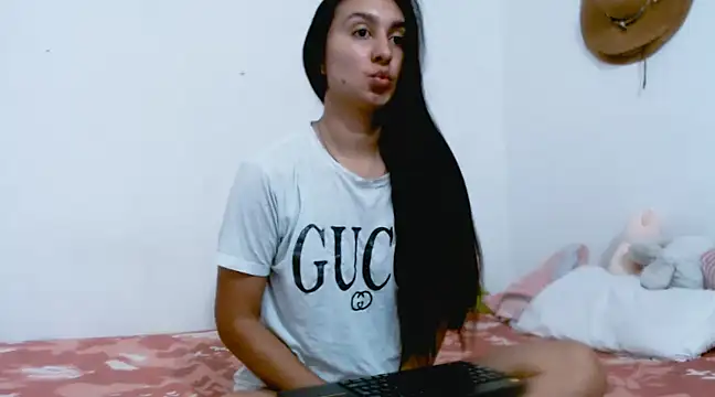 Alyson0001 online show from March 18, 1:32 am