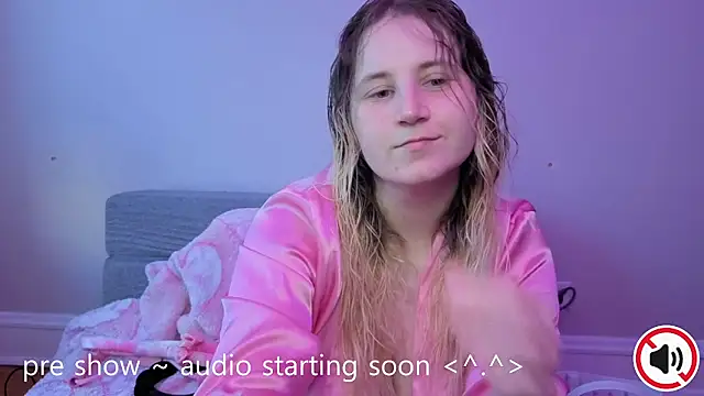 Glitch Witch online show from May 9, 11:10 pm