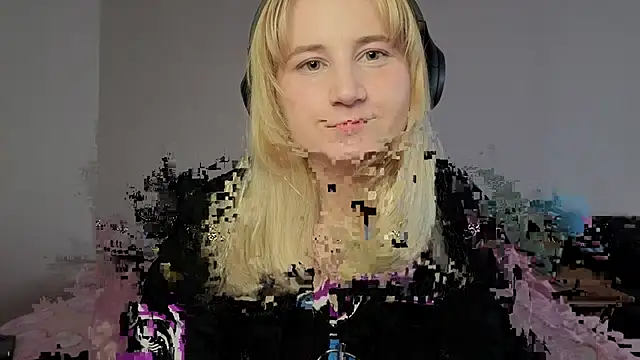 Glitch Witch online show from June 17, 10:21 pm